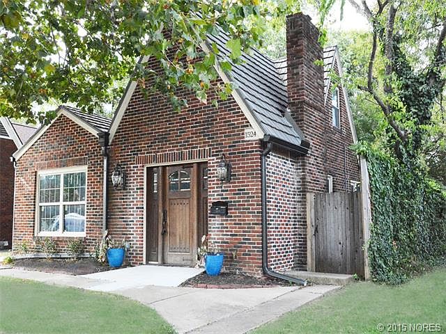 1st image of 1524 S Gary Pl
