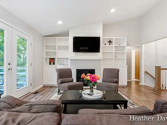 5th image of 2207 Lakeridge Dr