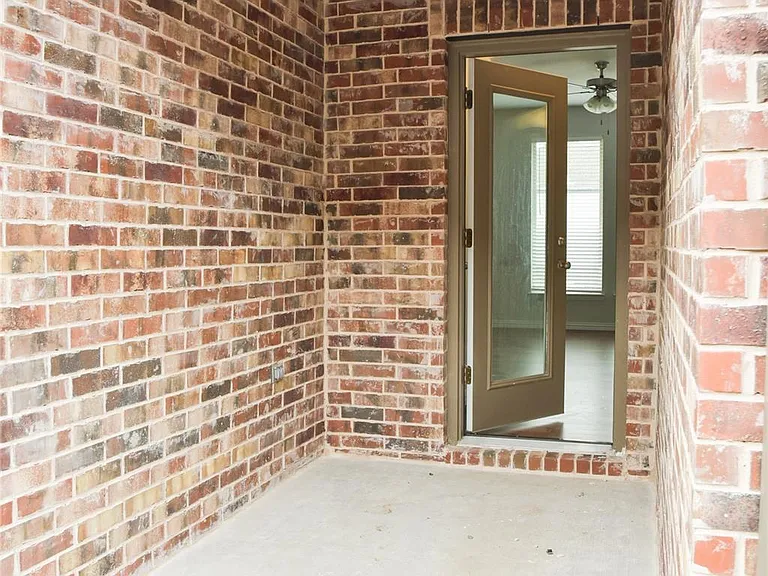 2068 Barx Dr — Photo 20