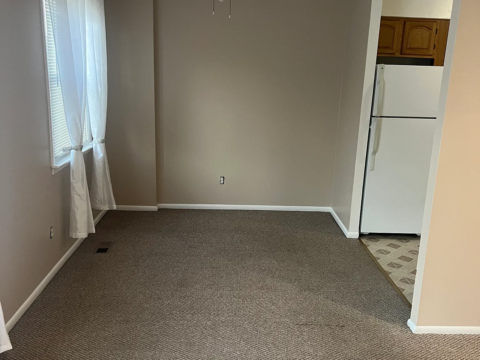 2 bed, 950 sqft, $1,600 — Photo 4
