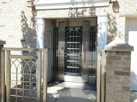 2nd image of 2516 33rd St APT 4A