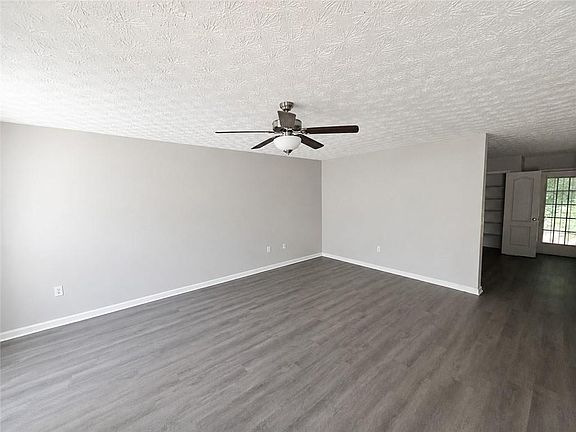 3rd image of 3054 Fields Dr