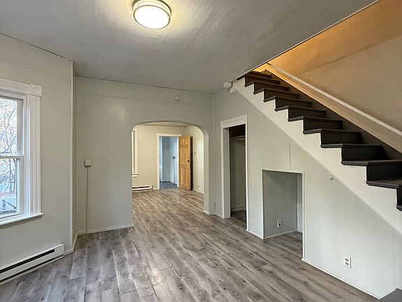 3rd image of 406-408 W Abbott St #2