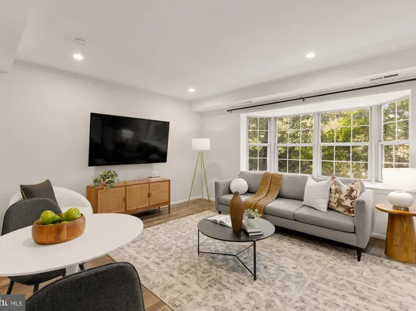 3804 Rodman St NW APT 302, Washington, DC 20016