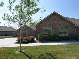2801 Stone Valley Lndg, Manhattan, KS 66502