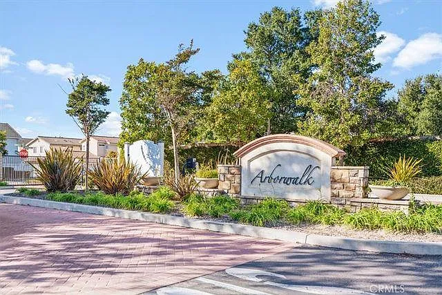 5 bed, 3.5 bath, 2410 sqft, $4,850 — Photo 4