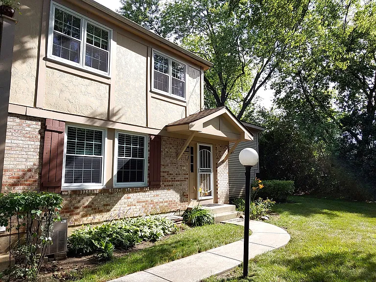 214 Redwood Ct — Photo 11