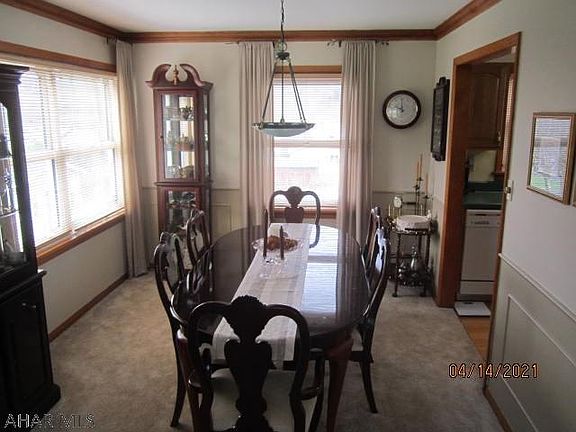 5th image of 2708 Crawford Ave