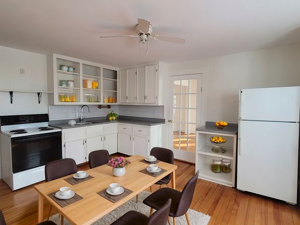 90 Lothrop St #2, Beverly, MA 01915