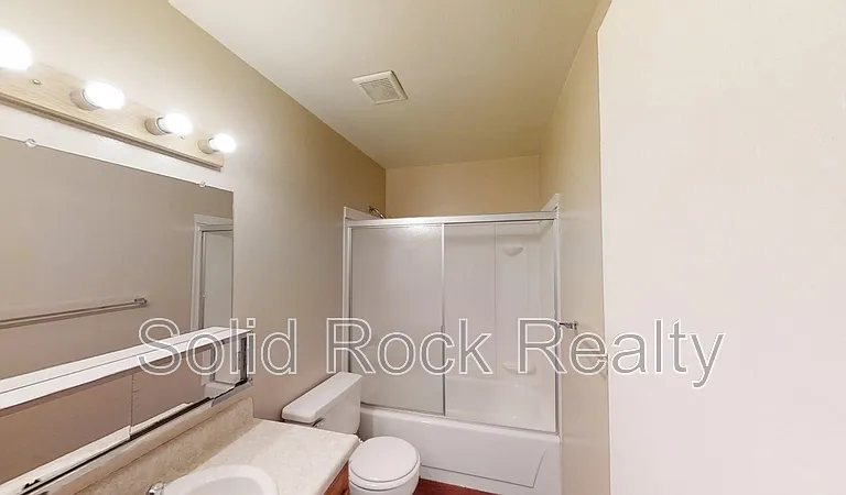 2817 King St #D — Photo 8