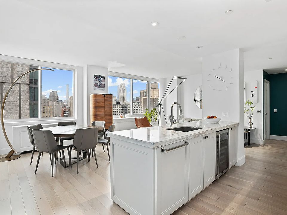1st image of 389 E 89th St APT 22A