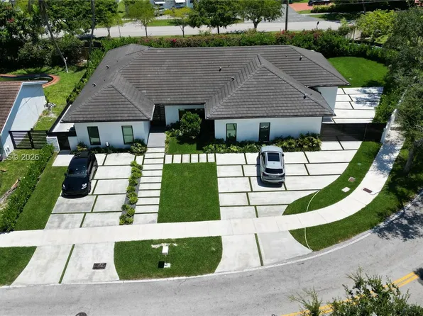 21498 Highland Lakes Blvd, Miami, FL 33179