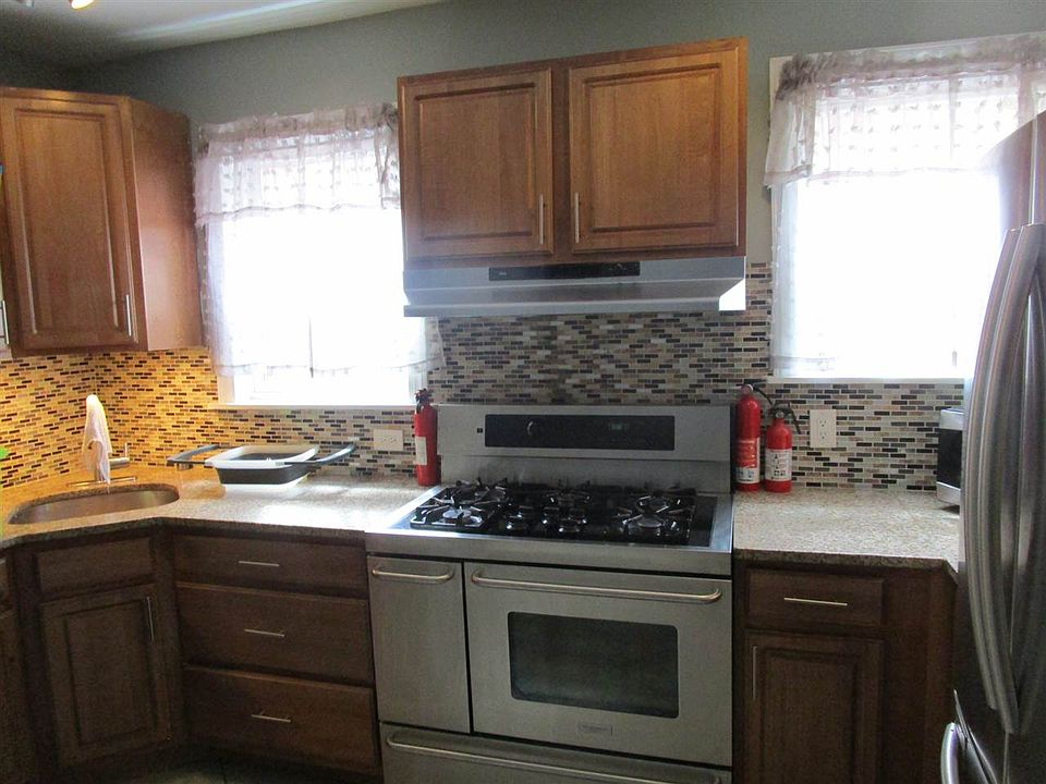 2nd image of 53 Warner Ave