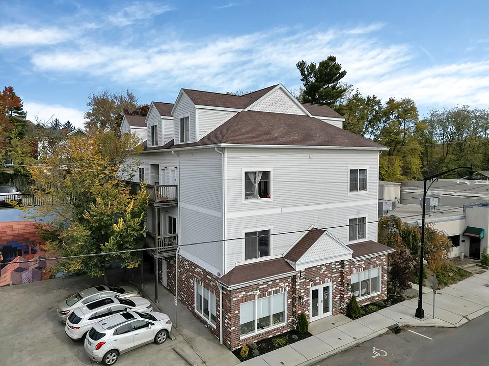 22 W Stimson Ave