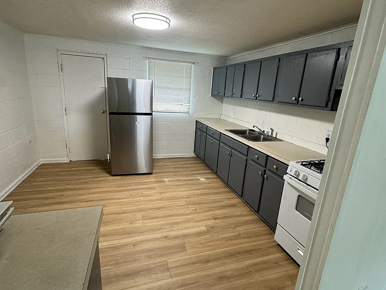 2412 N Phillips St #2412 — Photo 1