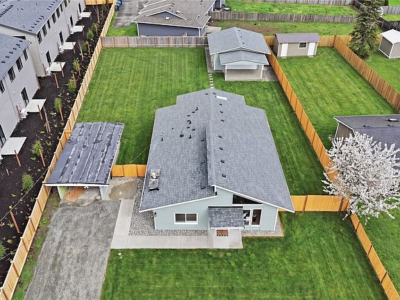 3rd image of 4417 84th Street NE
