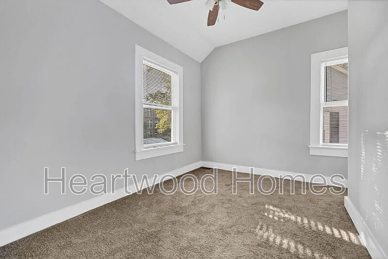 2 bed, 1.0 bath, 1103 sqft, $1,475 — Photo 3