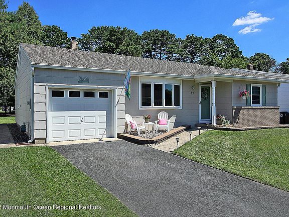 2nd image of 32 Caldwell Dr