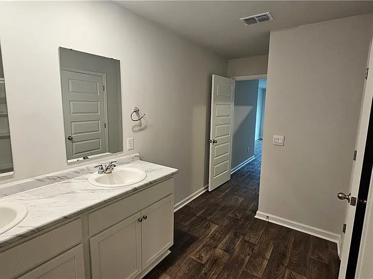 511 Autumns Wood Cir W — Photo 20