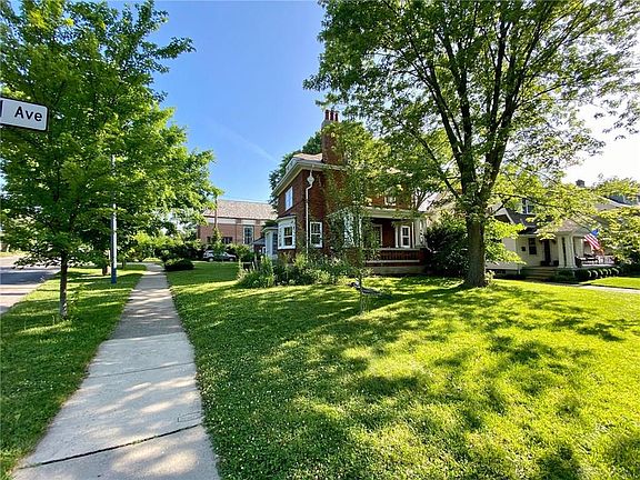 3rd image of 1226 Far Hills Ave