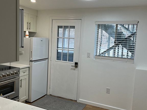 2nd image of 1169 Nantasket Ave APT 2
