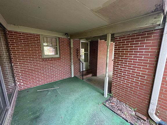 5th image of 1420 Carol Ln SE