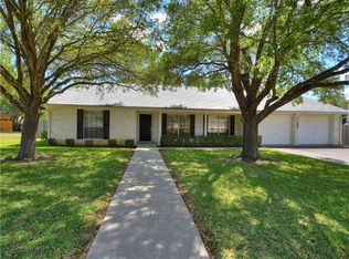 1116 Robin Rd, Elgin, TX 78621