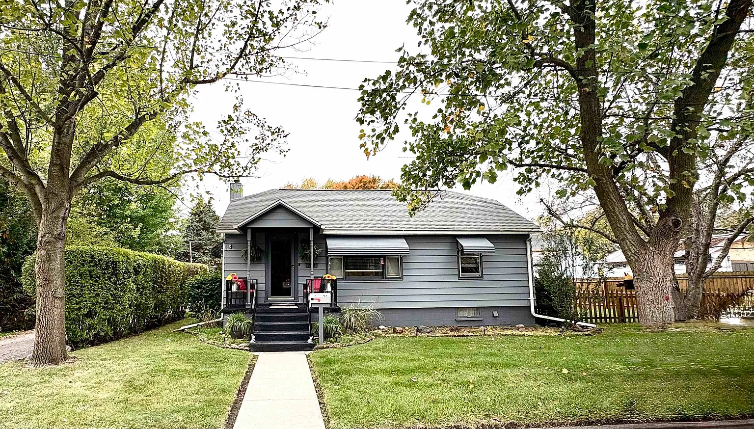 702 S Oak St photo 1