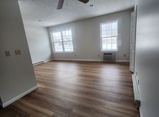 905 A St APT 2, Charleston, IL 61920