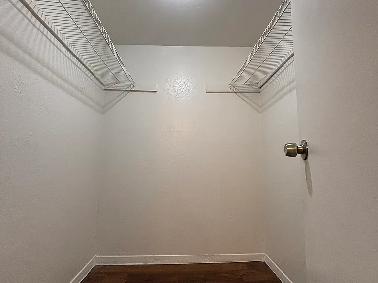 Timber Crossing Apartments — Photo 11