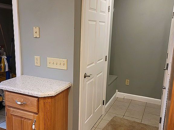 Entryway to kitchen from garage
