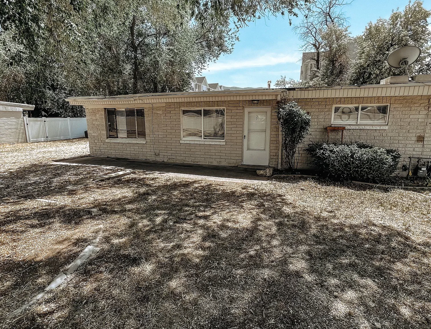 3 bed, 1100 sqft, $1,999 — Photo 1