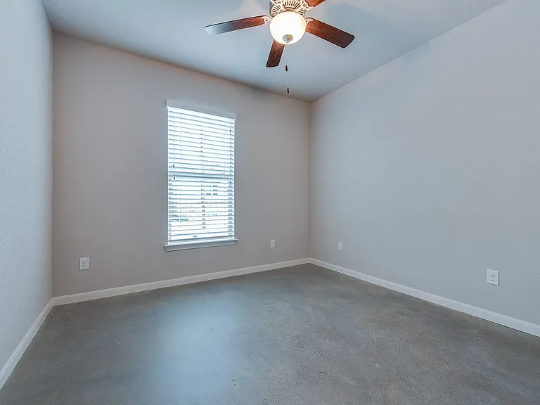 2729 Lubbock Ave — Photo 7