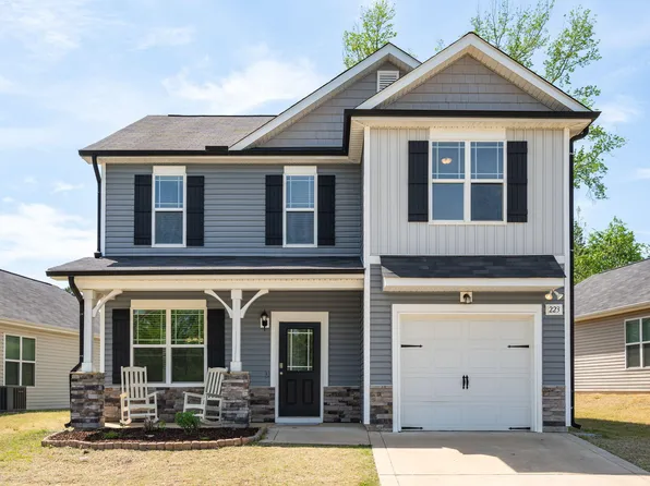 223 Crawford Pkwy, Clayton, NC 27520