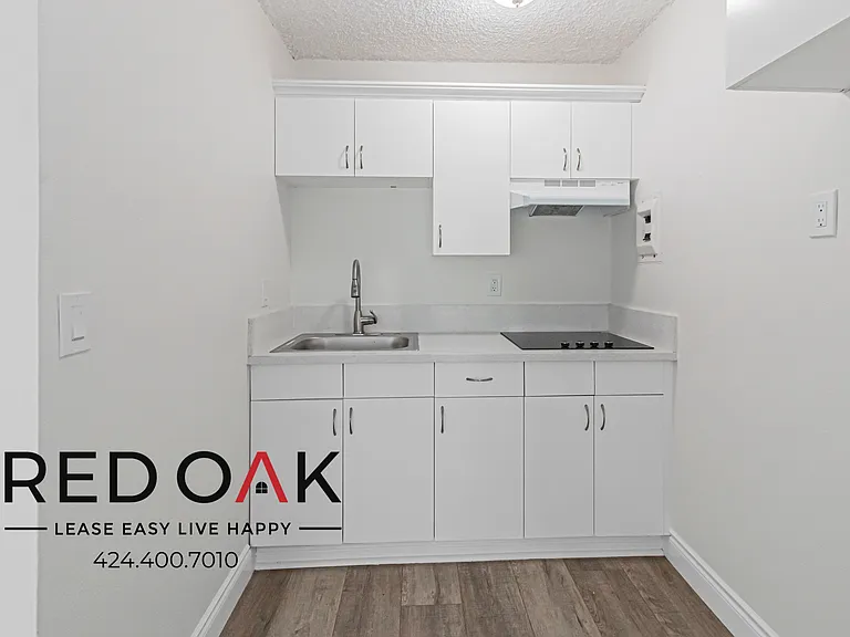 7466 Rosemead Blvd — Photo 2