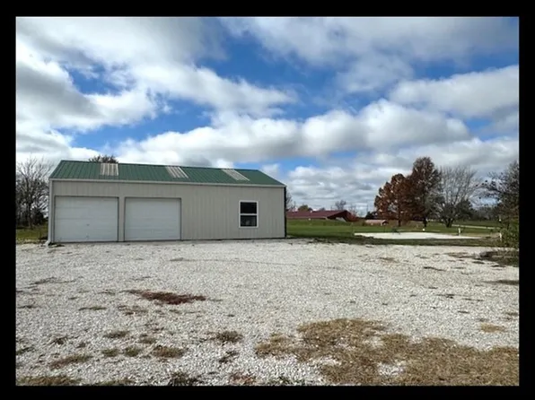 32521 Kummel Pl, Macon, MO 63552