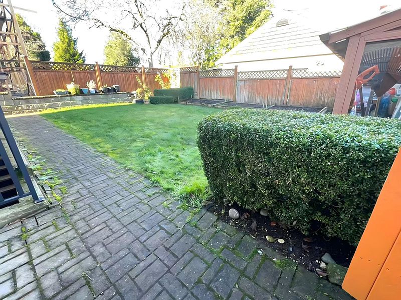 White Rock House for rent - 1 Bedroom — photo 11