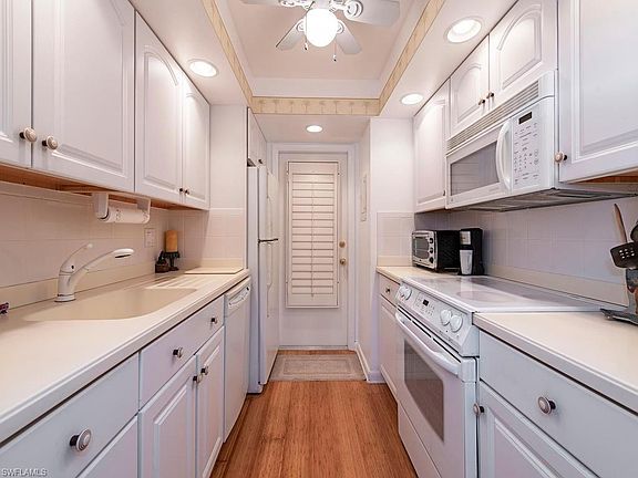 5th image of 1300 Gulf Shore Blvd N APT 211
