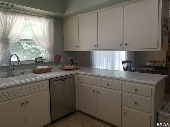 5th image of 129 E Northridge Ln