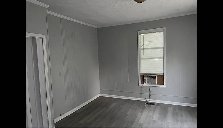 1058 Crescent Ave — Photo 6