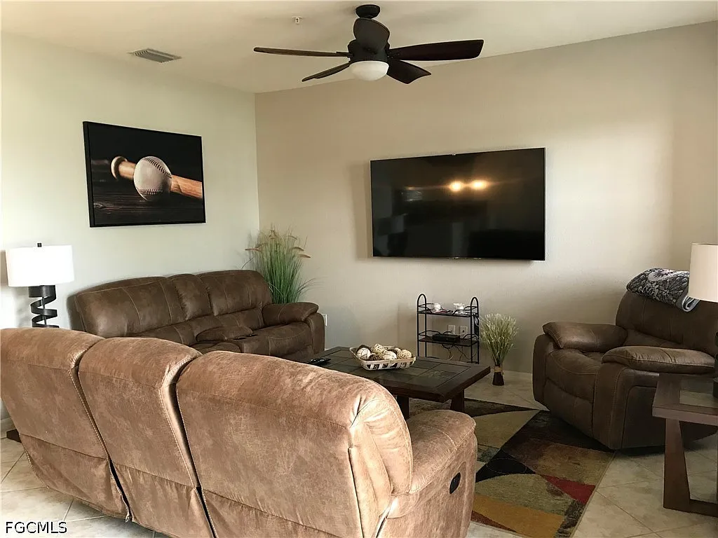 1 bed, 2.5 bath, 1345 sqft, $6,000 — Photo 4