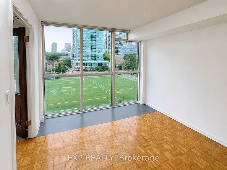 15 Maitland Pl #705 — Photo 6