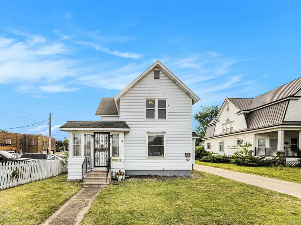 9 S Center St, Hartford, MI 49057