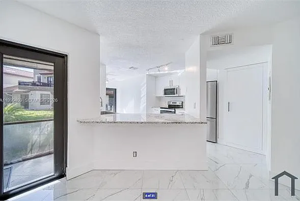 3 bed, 1484 sqft, $3,550 — Photo 4