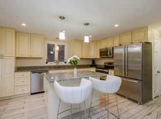 33 Dorothy Dr, Plymouth, MA 02360