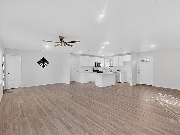 3rd image of 4540 Western Oaks Dr