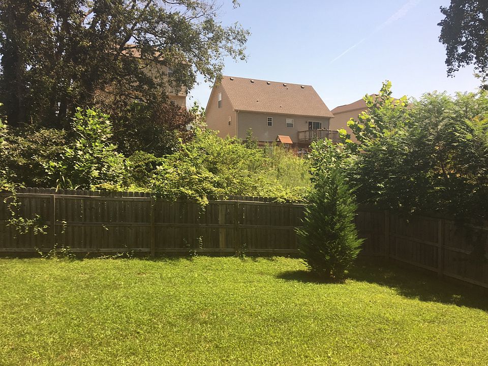 1st image of 925 Excalibur Dr