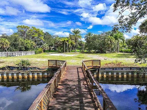 4th image of 182 Cocohatchee BLVD