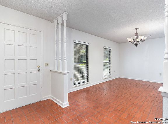 3rd image of 5211 Hacienda Dr