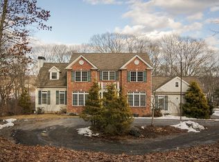 80 Walmsley Ln, South Kingstown, RI 02874